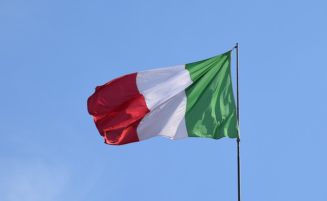 イタリア